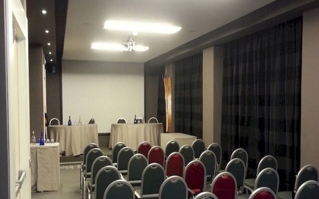Moderno Hotel Roma