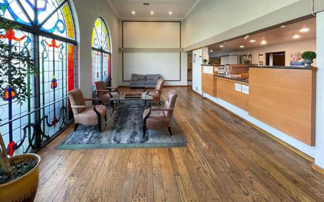 Portside Inn & Suites