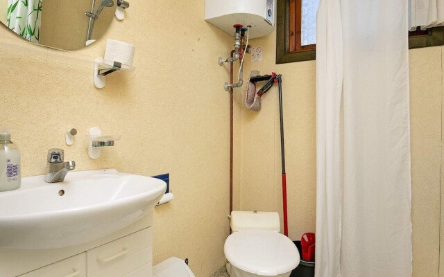 Pleasant Holiday Home in Rødby With Roofed Terrace