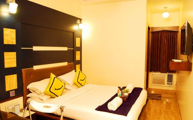 Stay Vista Rooms near Marine Drive