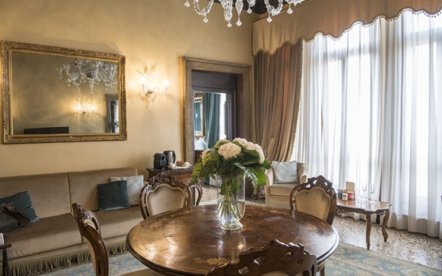 Hotel Nani Mocenigo Palace