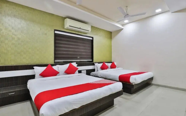 Varma Palace By OYO Rooms