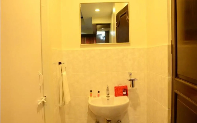 OYO 2161 Hotel Ashray