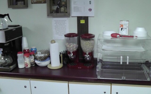 Motel 95 and Campground