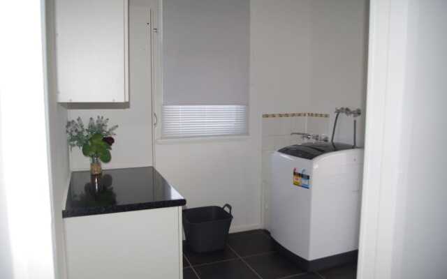 Lake Tyrrell Accommodation Sea Lake