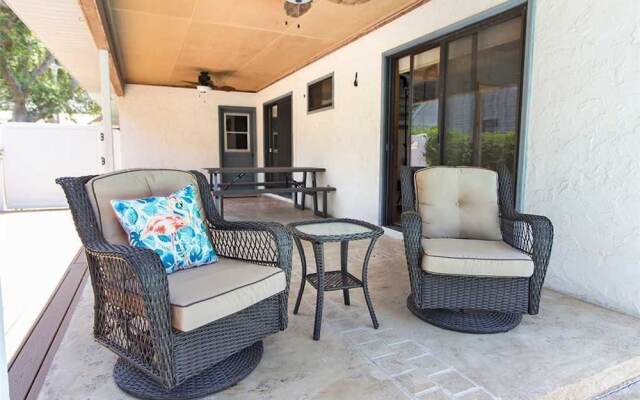 Blue Oasis - Three Bedroom Home