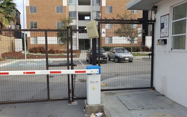 Comfortable Apartment, Secure and Private Complex, With Perimeter Fence