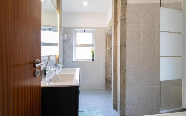 Trendy Flats - Instaworthy River View by Host Wise