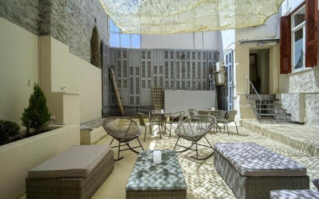 Alice Inn Athens