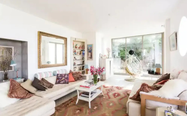 Captivating 7-bed House in Bristol