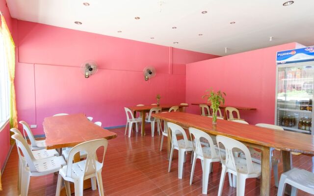 Cebuano Lodge by RedDoorz