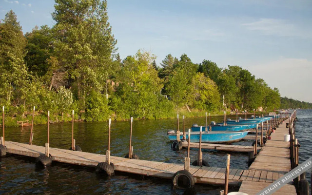 Lake Dalrymple Resort