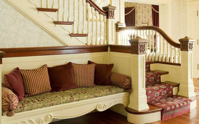 Berry Manor Inn