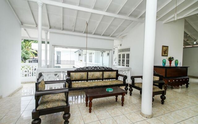 OYO 347 Hotel Empryean