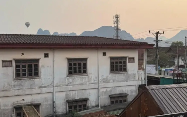 Vang Vieng Family Boutique Hotel