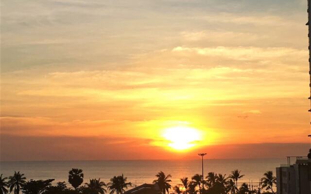 Fantastic sea Pool Views With Huge Terrace at Paradise Condominium Jomtien