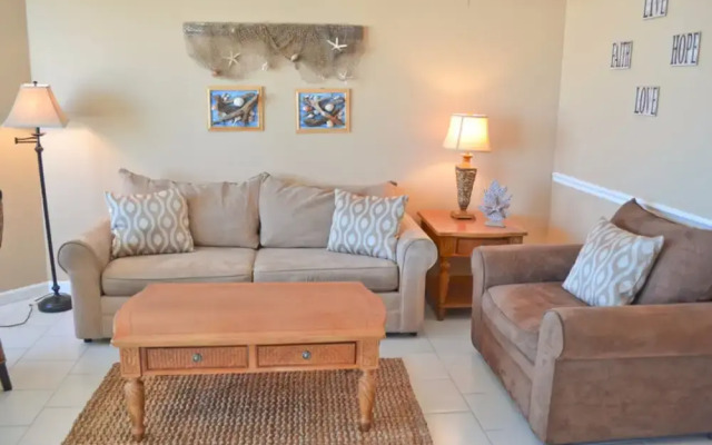 Sunbird Suites by Royal American Beach Getaways