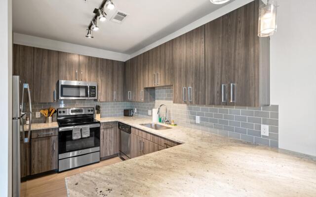 Arlington | Artistic 2BD/2BA Apartment
