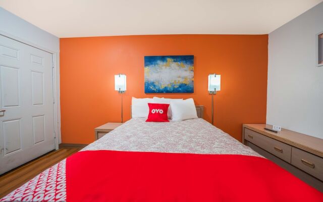 Royal Gateway Motel By OYO