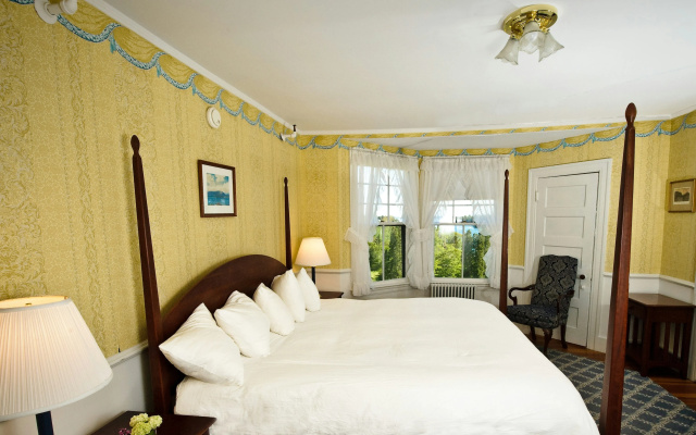 Asticou Inn