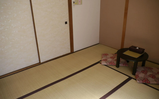 J-Hoppers Hiroshima Guesthouse - Hostel