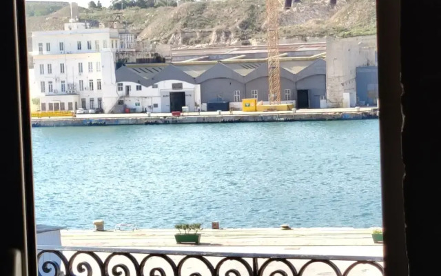 Savynomad Harbour Residences Bormla