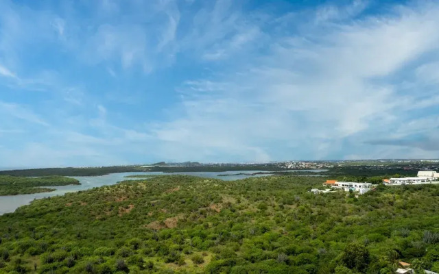 Tiara Apartment - Panoramic View With Beautiful Pool