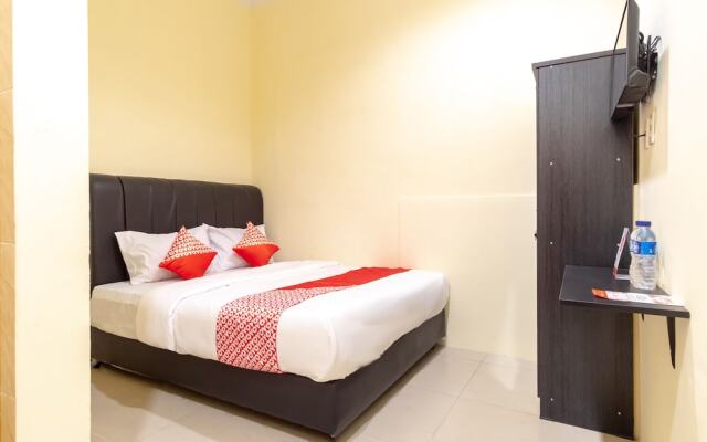 Oyo 1505 Studio 10 Home Stay
