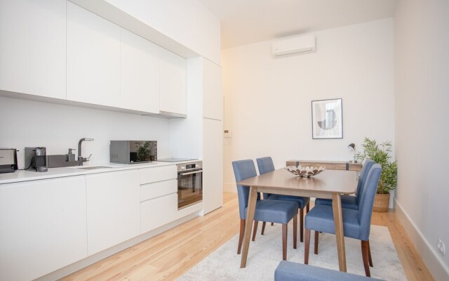 Liiiving in Porto-City View Apartment 2F