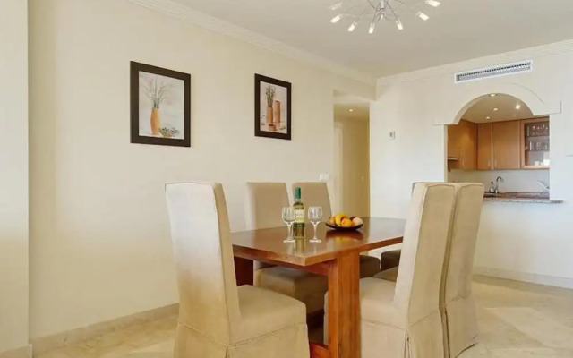 Spacious Stunning Views 2-bed Apartment, Estepona