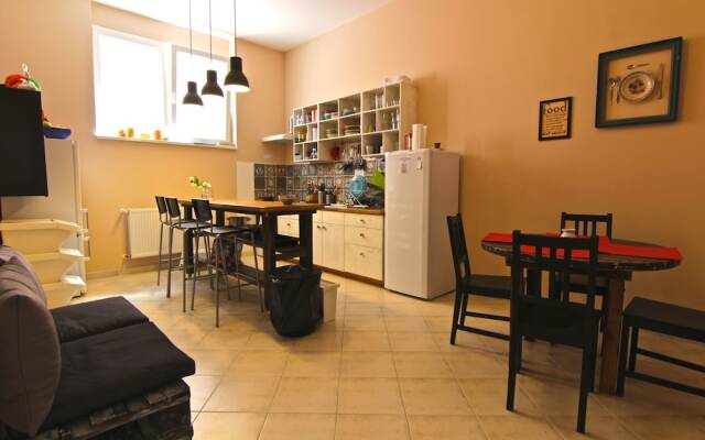 Falling Lakes Hostel