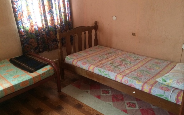 Yaudin Guest House – Guest Rooms – Kuala Besut