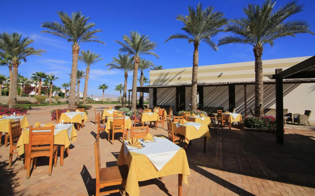 Club Reef Resort