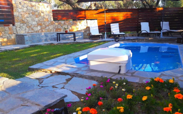 Salonikiou Beach Luxury Residences