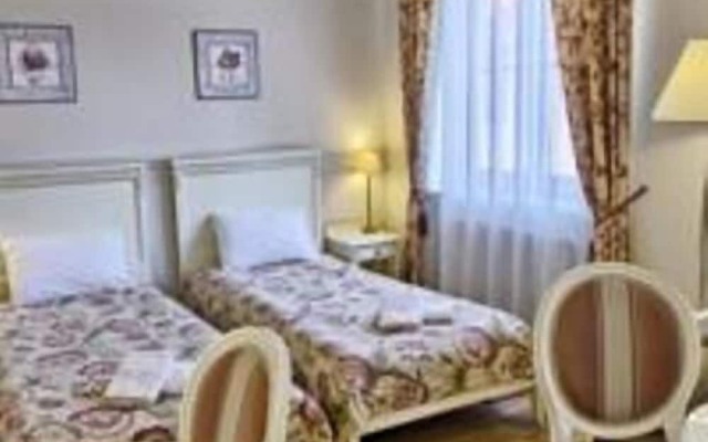 Villa Estera - Hotel & Restauracja