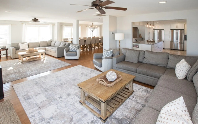 Nautical Nonsense - 8 Br Home