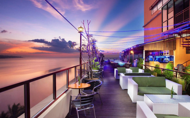 Lion Hotel & Plaza