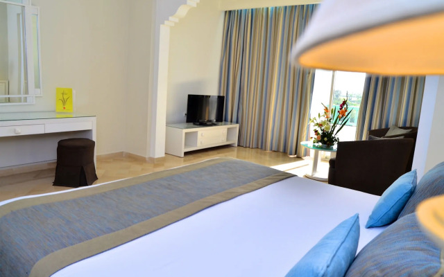 Royal Garden Palace (Families and Couples)