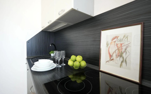 Пять звезд на Омской 23