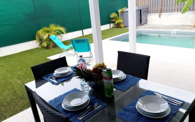 Villa With 3 Bedrooms in Le Moule, With Private Pool, Enclosed Garden and Wifi - 5 km From the Beach