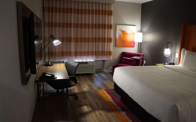 La Quinta Inn & Suites by Wyndham Lewisville
