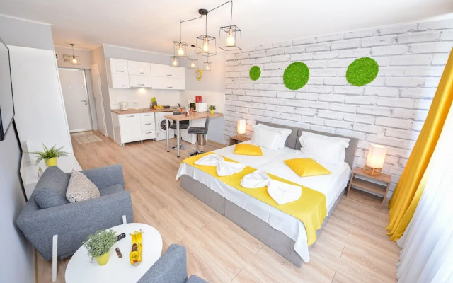 Candy Studio - Cismigiu Gardens - Quiet Room - Open Kitchen -smart Tv
