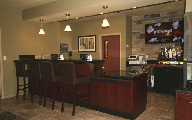Cobblestone Hotel & Suites – Devils Lake
