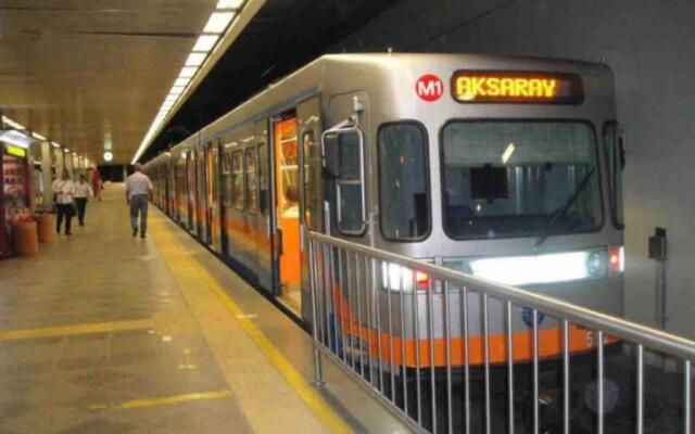 LUXE Bright 2bdr in Center