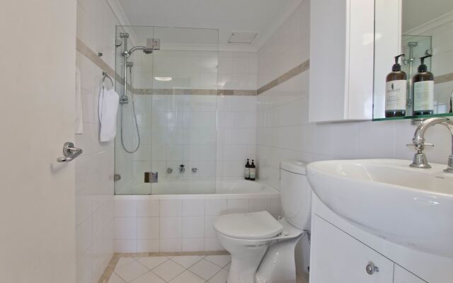 Expansive Views From Sydney 1 Bedroom Apartment
