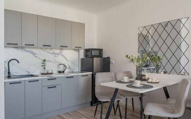 Лайт Апартаменты на улице Академика Парина 37А