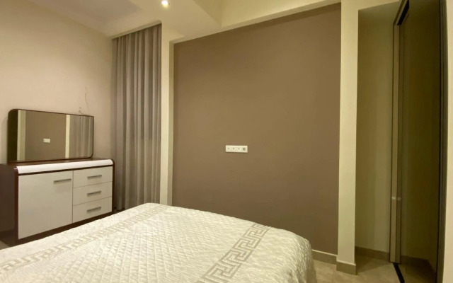 Teryan street 3 bedrooms Luxury and Unique apartment TT777