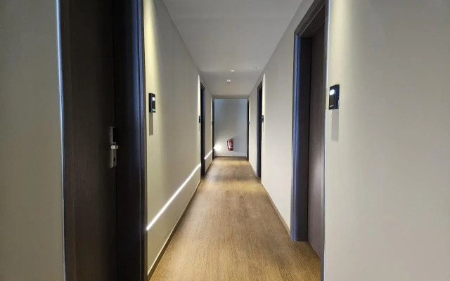 Petousis Hotel & Suites