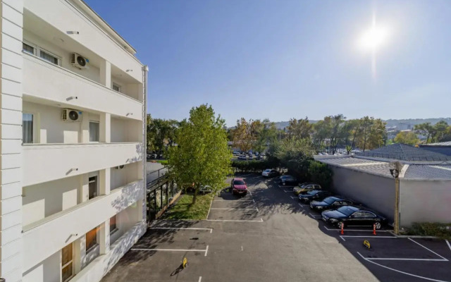 M Apartments