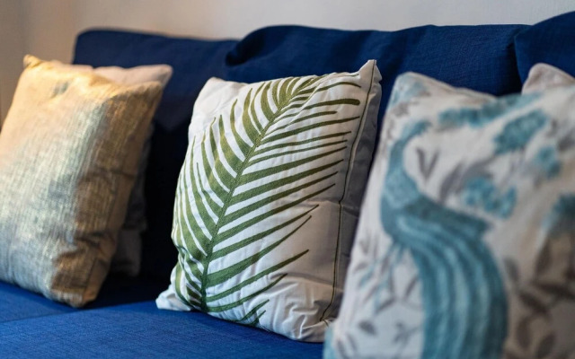 The Jam - Cunningly Good Cunningham Street Apartment